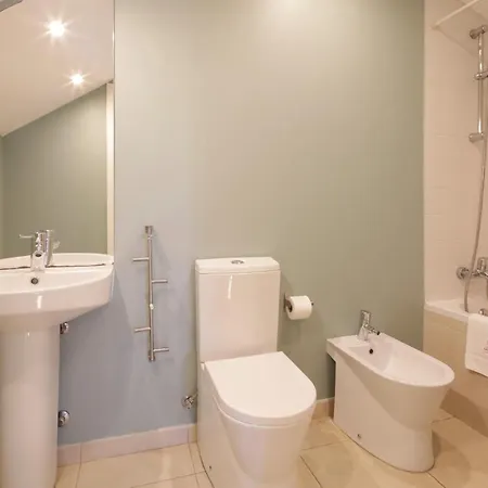 Daire Chiado Premium Two Bedroom By Les Deux Mariettes