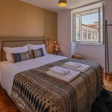 Chiado Premium Two Bedroom By Les Deux Mariettes Lisboa